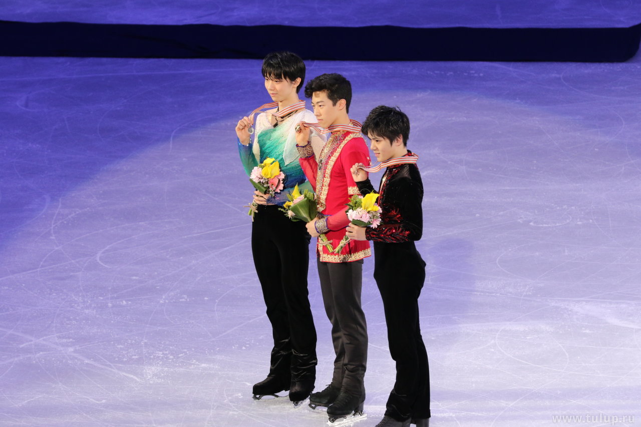 Hanyu, Chen, Uno  с медалями